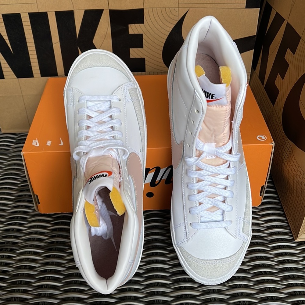 Nike W Blazer Mid ` 77 White / Pink Oxford - Black MEN`S - Picture 13 of 16